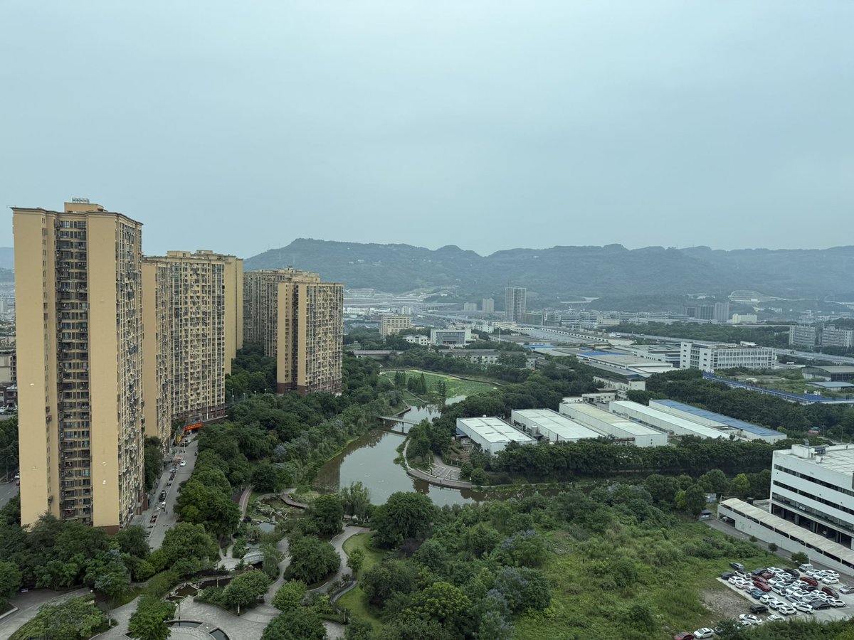 有重庆的妹子吗？私聊
#重庆 #023 #3p #夫妻情侶 #双飞 #调教 #肛交 #三通