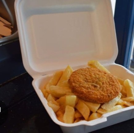 Happy #Fryday &amp; #halfterm 😃

We have plenty of choice to keep the little ones happy with our light meals. From chicken strips, sausage, small cod, or fish cake, all served with a small portion of chips 😋

Open every day from 11.30am -8pm
Full menu at frenchs.co.uk