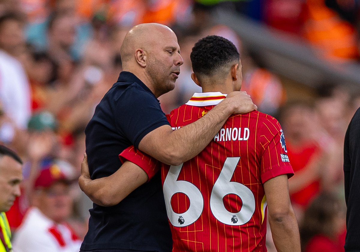 TheRedmenTV's tweet image. 😅 Arne Slot asked if he had spoken to TAA about the reception he received: &quot;Yes, I am talking to him. That&apos;s the biggest difference between me and all the ones that have a purple bin!&quot;