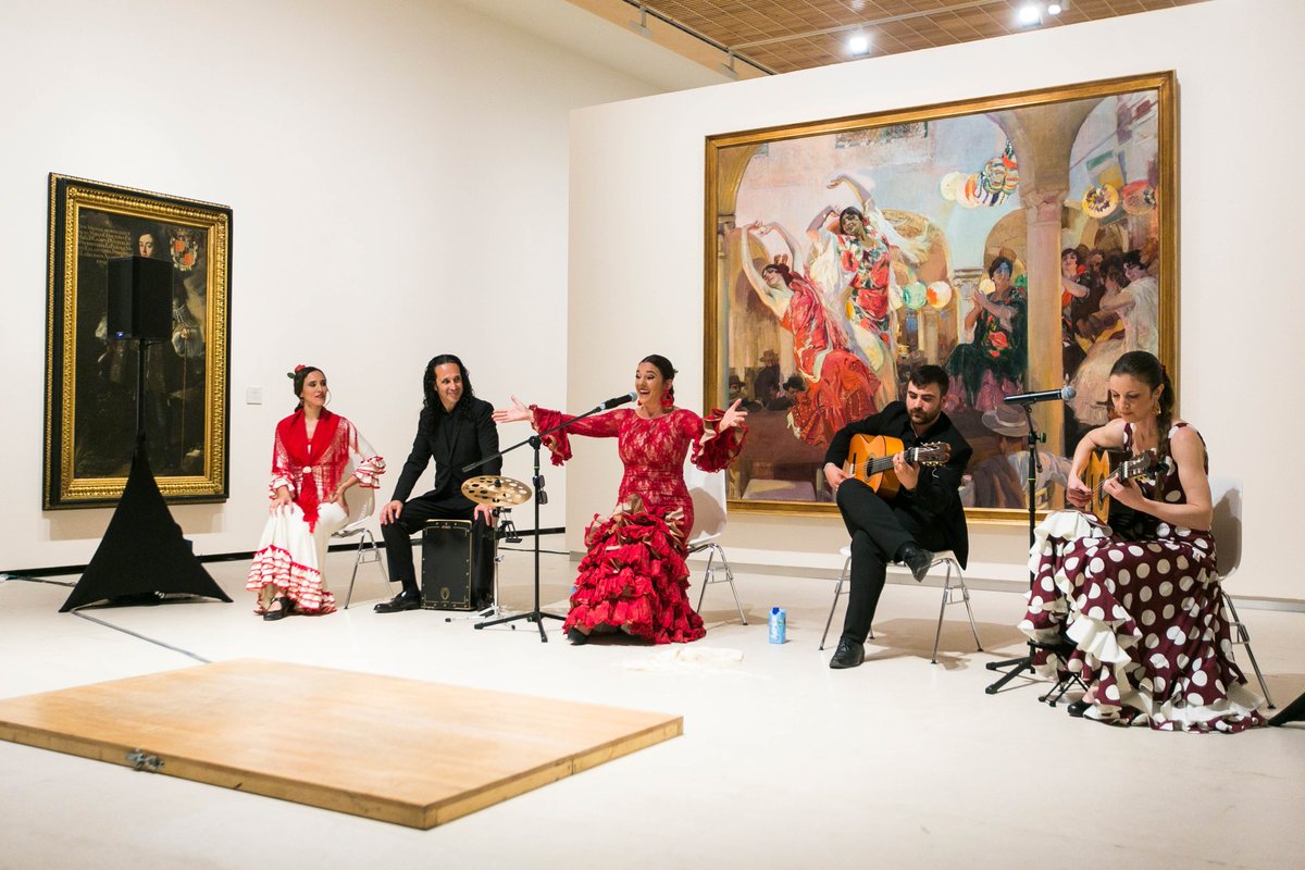 Ver un cuadro cobrar vida es algo mágico. Así celebramos el #diadelosmuseos en la Sala de Arte Santander, disfrutando de un espectáculo flamenco frente al “Baile en el café Novedades de Sevilla”, pintado por Sorolla en 1914.