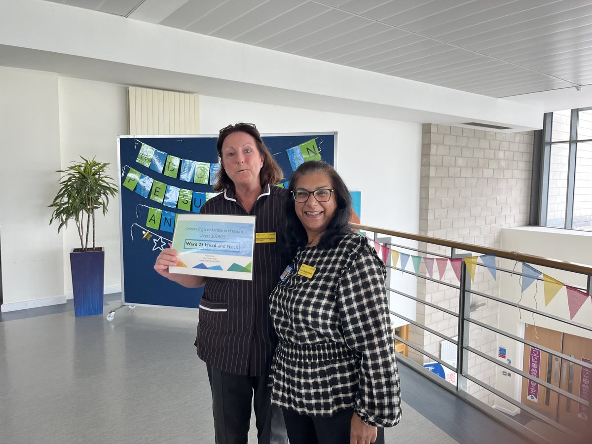 ⭐️ TissueViabilityTeam (@tvn_uhcw) on Twitter photo #teamsurgery celebrating with certificates for reductions in pressure ulcers and falls <a href="/nhsuhcw/">UHCW NHS Trust</a> 🎉🎉👏👏 #teamsurgery celebrating with certificates for reductions in pressure ulcers and falls <a href="/nhsuhcw/">UHCW NHS Trust</a> 🎉🎉👏👏