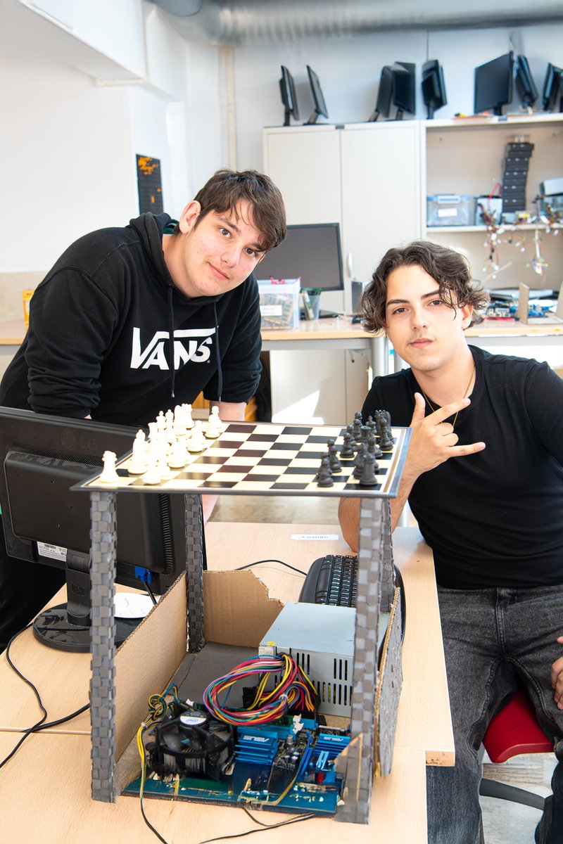 TeideHease's tweet photo. 🛠️ ¡Creatividad, tecnología y mucho talento en el concurso de Modding 2025 de 1.ºB de Sistemas Microinformáticos y Redes (turno de tarde) en TEIDE IV! https://t.co/3JHNiHOYiL