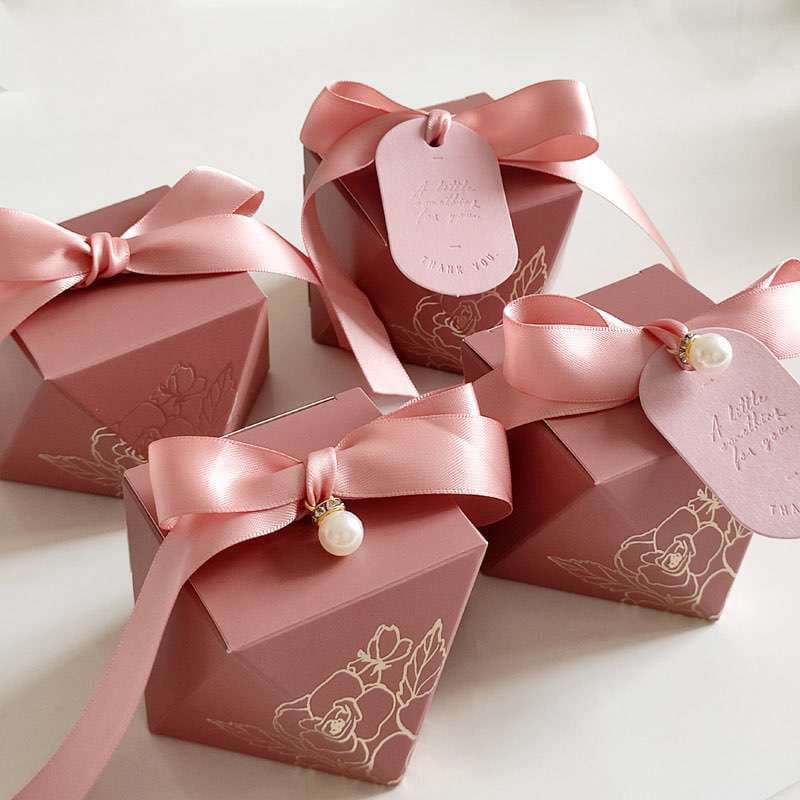pakoro_box's tweet image. Gift Box #GiftBoxDesign #LuxuryGiftPackaging #CustomGiftBoxes #ElegantPackaging #GiftBoxManufacturer