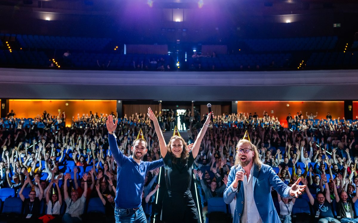 spring_io's tweet image. Happy Birthday, Java! 3️⃣0️⃣🎉 #springio25