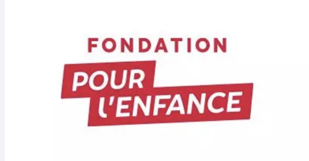 Raymond Debord (@raymonddebord) on Twitter photo Merci à la <a href="/Fond_Enfance/">Fondation pour l'Enfance</a> et à <a href="/angele_lfrc/">Angèle Lefranc</a> pour un interessant échange dans le cadre de rencontres avec philosophes, sociologues, juristes et professionnels du secteur. J’ai pu évoquer l’histoire du regard porté sur l’enfant et l’emprise croissante de l’Etat sur les #familles Merci à la <a href="/Fond_Enfance/">Fondation pour l'Enfance</a> et à <a href="/angele_lfrc/">Angèle Lefranc</a> pour un interessant échange dans le cadre de rencontres avec philosophes, sociologues, juristes et professionnels du secteur. J’ai pu évoquer l’histoire du regard porté sur l’enfant et l’emprise croissante de l’Etat sur les #familles