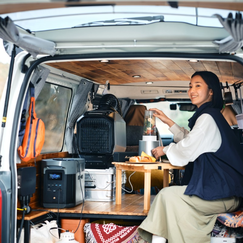EcoFlowJapan's tweet photo. 🚐💨 車中泊、もっと自由に。
【DELTA 2 Max】 × 【WAVE 3】
2つを組み合わせて使えば車がまるで“動く別荘”に✨
電源フリーで、どこでも快適&おいしい時間を
この夏、旅もご飯も妥協しない。
#車中泊 #WAVE3 #DELTA2MAX #バンライフ #キャンプ飯 #ポータブル電源 #夏旅 #ポータブルエアコン