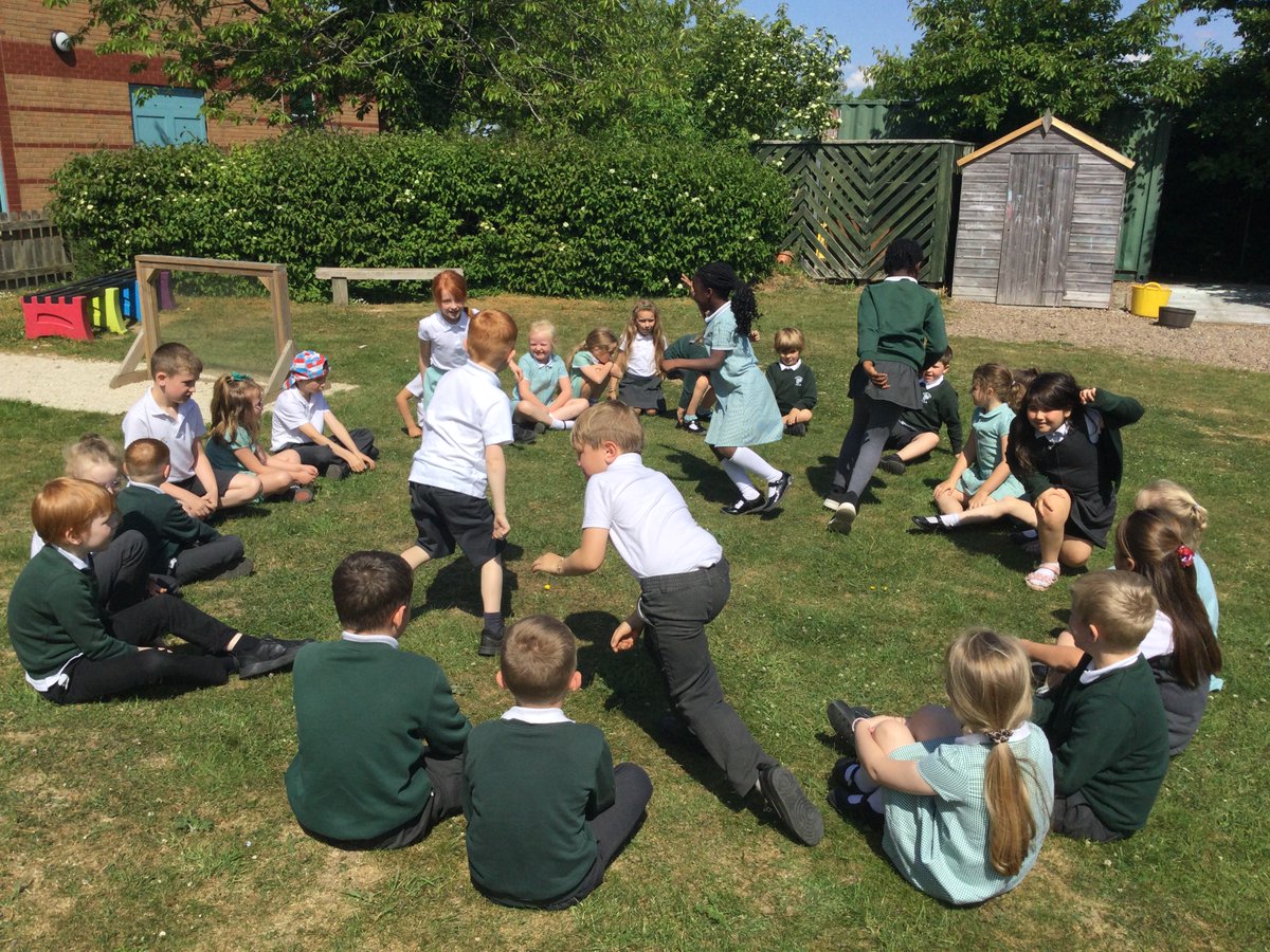 Year 2 have been learning new French vocabulary to describe fruits. They had a fun game of 'fruit salads' in our garden area to test their new knowledge!