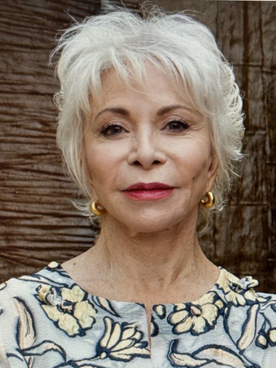 Isabel Allende ist 82, sie kocht nicht, sie führt ein zurückgezogenes Leben, sie widmet sich nur dem Schreiben… Präsentation ihres neuen Romans „Mi nombre es Emilia del Valle“. Mein <a href="/oe1journale/">Ö1 Journale</a> oe1.orf.at/player/2025052…