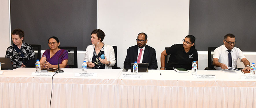 EDB_SriLanka's tweet image. EDB and New Zealand High Commission Host Successful Awareness Session on Market Access for Export Agricultural Products to the New Zealand Market
Read More 👉 bit.ly/4krwhgF
#AwarenessSession #MarketAccess #Export #AgriculturalProducts #NewZealand