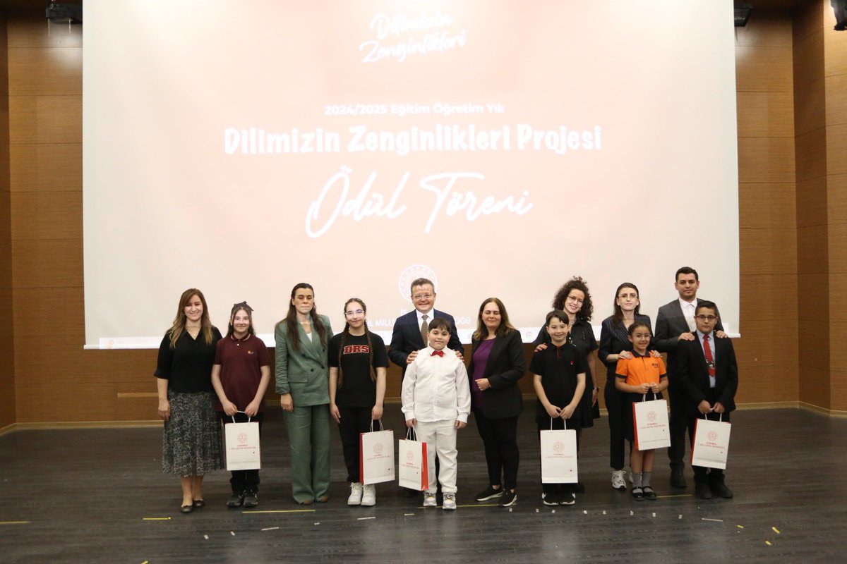 Zeytinburnu İlçe Millî Eğitim Müdürlüğü (@zeytinburnumem) on Twitter photo Dilimizin Zenginlikleri Projesi Yıl Sonu Ödül Töreni Programı, İl Milli Eğitim Müdür Yardımcısı Mehmet Nezir ERYARSOY, İlçe Müdürümüz İsmail ÇETİNKAYA ve Şube Müdürlerimizin Katılımlarıyla Zeytinburnu Kız Anadolu İmam Hatip Lisesi Konferans Salonunda Gerçekleşti.
<a href="/istanbulilmem/">İstanbul İl Millî Eğitim Müdürlüğü</a> Dilimizin Zenginlikleri Projesi Yıl Sonu Ödül Töreni Programı, İl Milli Eğitim Müdür Yardımcısı Mehmet Nezir ERYARSOY, İlçe Müdürümüz İsmail ÇETİNKAYA ve Şube Müdürlerimizin Katılımlarıyla Zeytinburnu Kız Anadolu İmam Hatip Lisesi Konferans Salonunda Gerçekleşti.
<a href="/istanbulilmem/">İstanbul İl Millî Eğitim Müdürlüğü</a>