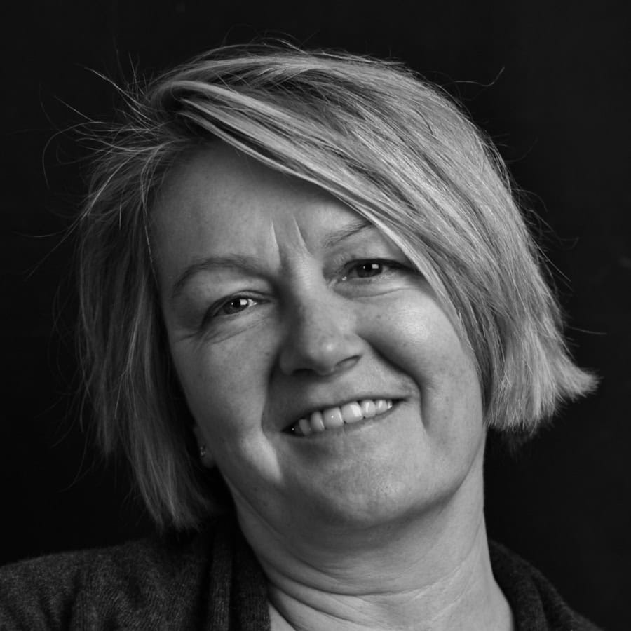 EMD UK has announced that Gill Cummings-Bell BA(Hons), MSc, PGCE, MBA, will step down from the role of CEO later this year following an interim tenure marked by strategic advocacy and a deep commitment to transforming professional recognition, providing a sports-insight.co.uk/news/ceo-emd-u…