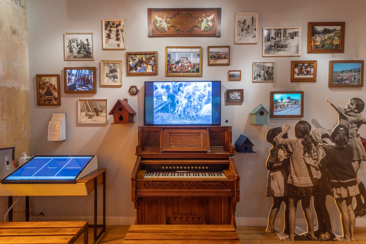 Hrant Dink’in sahiplendiği ve hakkında farkındalık yaratmaya çalıştığı evrensel değerleri geniş kitlelerle buluşturan; hafıza ile umudu birleştiren görsel bir merkez olan 23,5 Hrant Dink Hafıza Mekânı'nı rehberle gezmek için: bit.ly/3jX5MW0