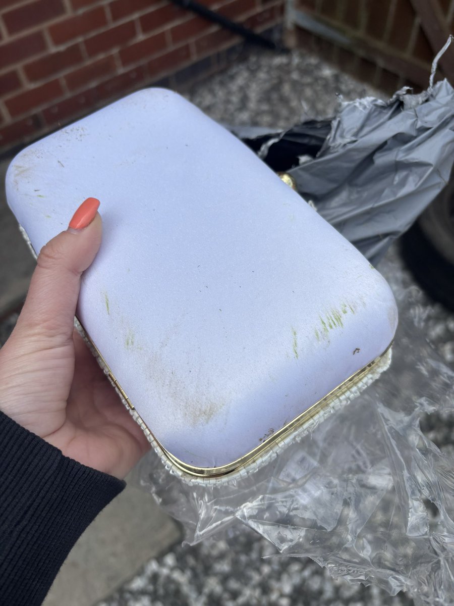 _chloeleigh's tweet photo. @verynetwork So my parcel as been delivered by yodel and I have evidence of them throwing it over the fence when they can clearly see my dog in the garden. I’ve been in touch with Yodel and they not taking any responsibility for what’s happened! PLEASE help!! https://t.co/KsayHogYmp