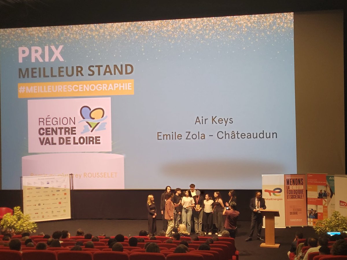 citescoZola28's tweet photo. 🏆A l'occasion du Festival Entreprendre pour Apprendre qui s'est tenu hier à Blois, nos élèves de 1STMG ont reçu le Prix Or pour leur stand "Air Keyz" 

👏🏼Bravo à tous les élèves et à leurs professeurs
@epafrance @villedeblois @Capcineblois @ac_orleanstours @dsden28 https://t.co/GgoiACWZSl