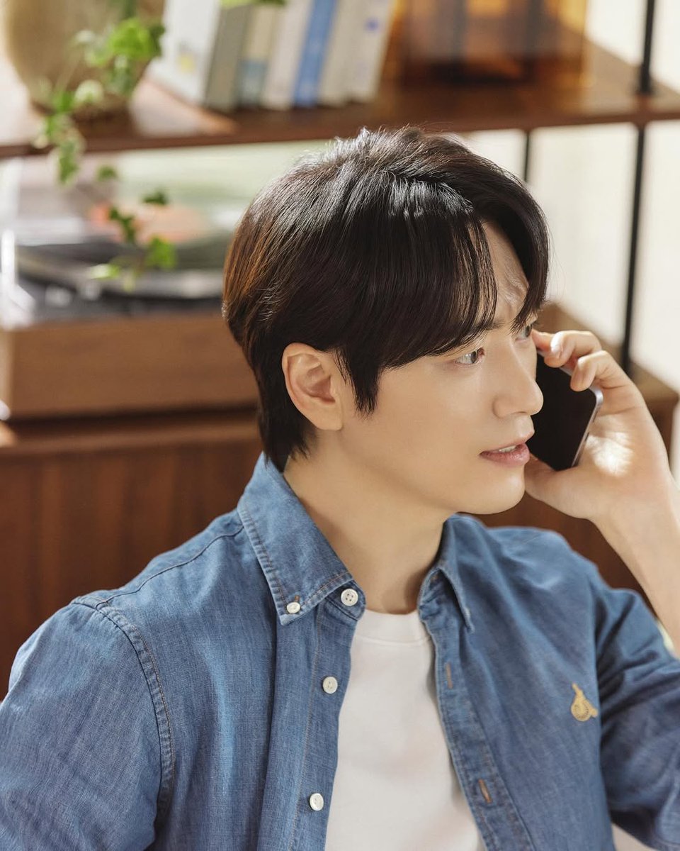 dear_jh0313's tweet photo. 250523 beanpole_official 인스타 #이준혁 
[Love in Bloom, BEANPOLE]

’가깝지만 멀게 느껴지는, 보고싶다는 그 말‘
그가 사랑을 표현하는 방식

지금 바로 릴스탭에서 이준혁의 새로운 스토리를 만나보세요!

#빈폴 #beanpole #seoulclassic https://t.co/WsVBe0tQWe