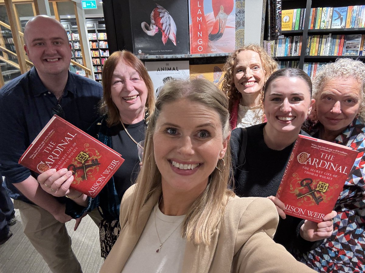 TheTudorTrio's tweet image. We had such a fabulous evening celebrating the launch of brilliant Alison’s new novel, ‘The Cardinal’. Make sure you grab your copy, it’s out now!! 📚🥂