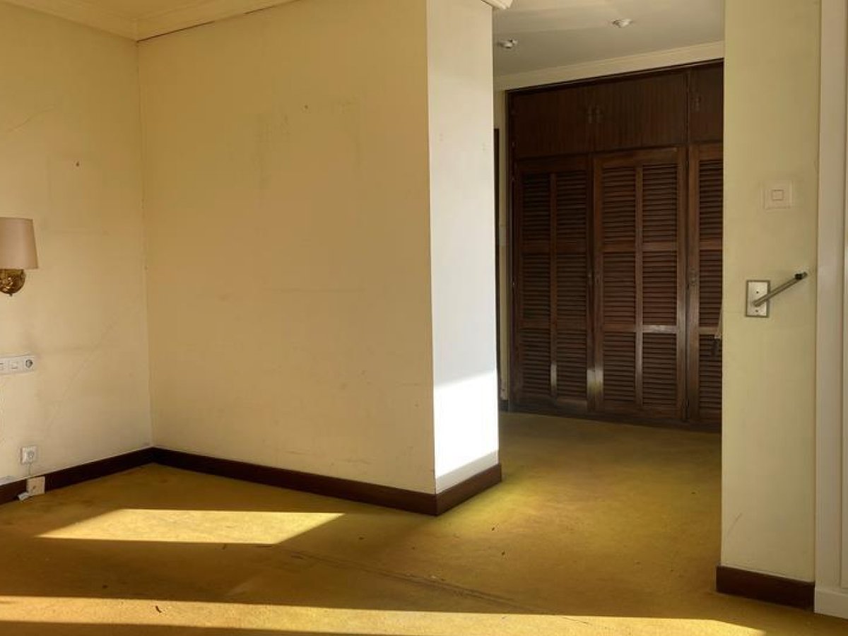 Tu próximo hogar te espera en #Donostia #SanSebastián ✨

Descubre esta magnifica vivienda de 270 m² en el barrio de #Ondarreta, con cuatro domitorios, tres baños, una amplia terraza y dos plazas de garaje.🏡

Si es todo lo que quieres y más, descúbrelo en bit.ly/3YX888O