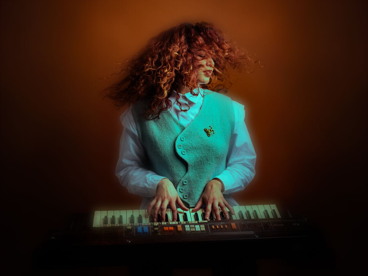 CLASH (@clashmagazine) on Twitter photo Manchester music maker <a href="/ellenbethabdi/">ellenbethabdi</a> shares her debut album - a dose of synth pop curiosity...
clashmusic.com/news/ellen-bet… Manchester music maker <a href="/ellenbethabdi/">ellenbethabdi</a> shares her debut album - a dose of synth pop curiosity...
clashmusic.com/news/ellen-bet…