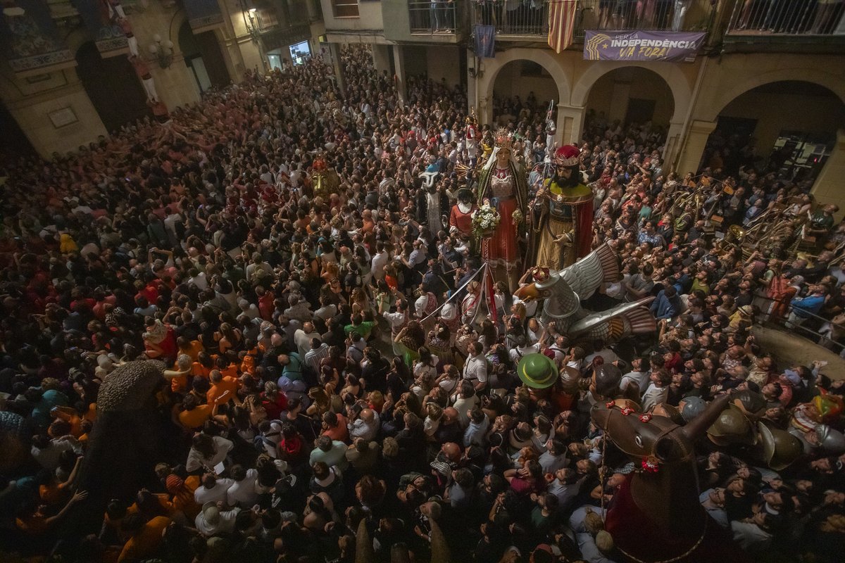 ferran_amill's tweet photo. Falta 1 mes! @SantJoanValls https://t.co/LgZERiU9JN