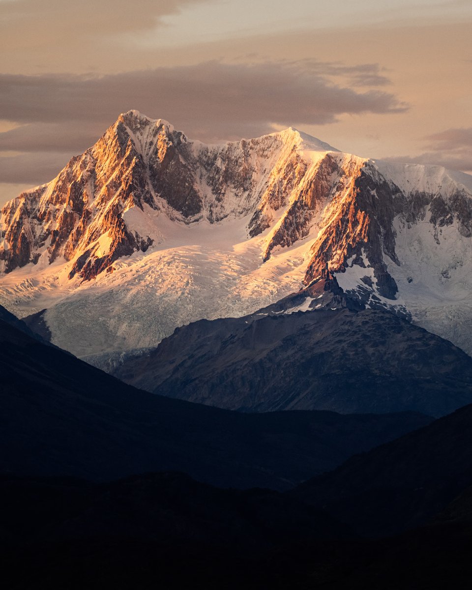 RewildingChile's tweet photo. Vivir en equilibrio con la naturaleza 🌿

En la semana donde celebramos la biodiversidad en nuestro planeta, les compartimos una cita de Douglas Tompkins, el que nos recuerda la importancia de hacernos responsables por el futuro del planeta. 🌎

Y tú, ¿estás haciendo tu parte? 🏔️ https://t.co/xcJwTLVdTf