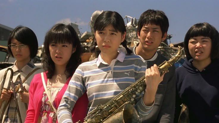 스윙걸즈 (Swing Girls, 2004) 수학 보충 수업을 피해 우연찮게 시작한 재즈 연주에 어느덧 진심이 된 학생들이 빅밴드를 꾸려나가는 이야기. 후반부...