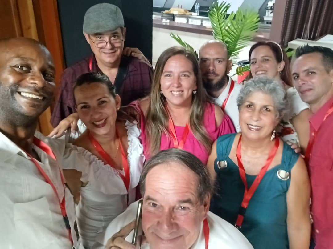 Nuestros especialistas de GECONS participando en #CICONS25, importante Congreso donde se fomenta el  intercambio de conocimientos y se promueven estrategias para el desarrollo del sector de la construcción. #UniendoFuerzasParaConstruir. <a href="/CubaCubacons/">Grupo Empresarial Construcción y Montaje</a>