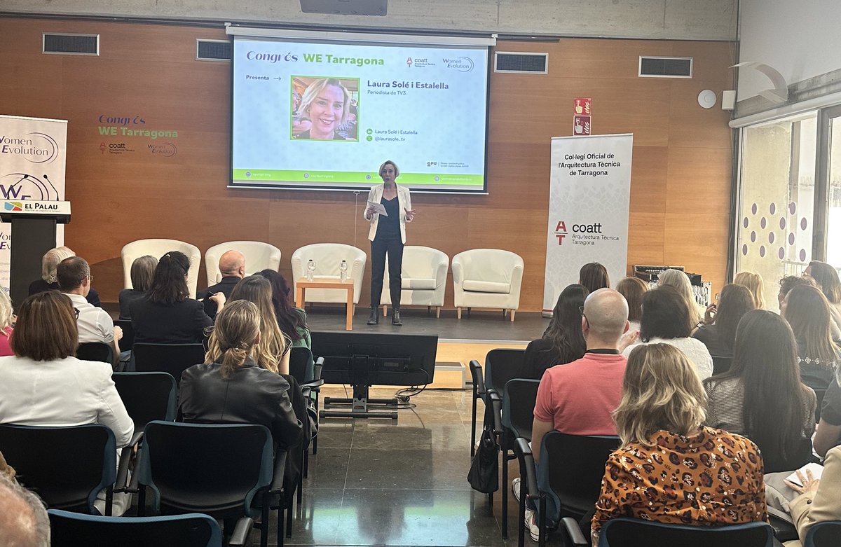 WomenBcn's tweet photo. 📣⭐️ Agraïm molt sincerament la fantàstica conducció de la periodista 
@laurasole_tv en el Congrés #WeTarragina organitzat per 
@coattarragona &amp; @WomenBcn per a fomentar i fer visible el #TalentFemení de l’#ArquitecturaTècnica en la #Construcció a #Tarragona
GRÀCIES de tot ❤️ https://t.co/IoSGjmP1XR