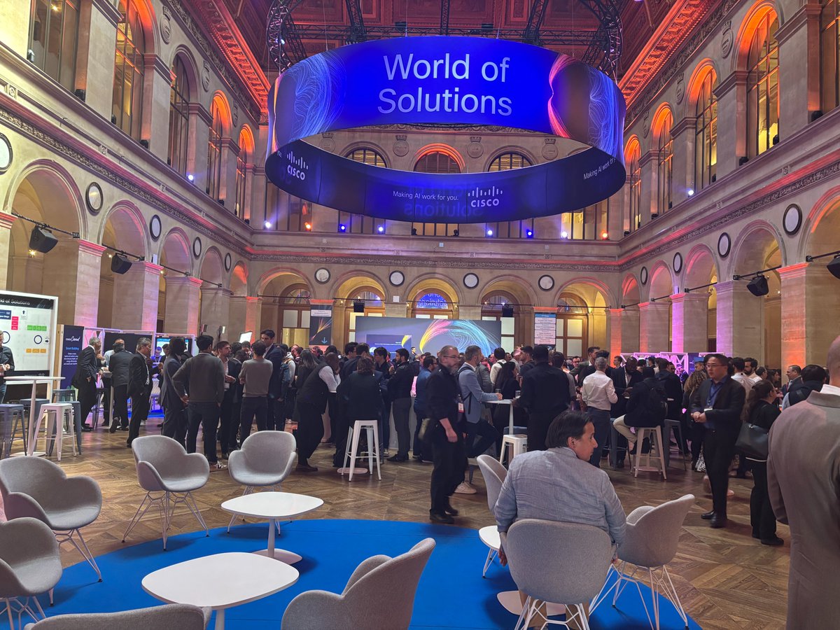 ElitTechno's tweet photo. Le 22 mai, Elit-Technologies participait à la 1ʳᵉédition de #CiscoConnect France au Palais Brongniart.
🧠 #IA, #cybersécurité, #cloud, #workplace : une journée riche en échanges sur l’avenir de l’IT.
💡 + de billes pour accompagner la #TransformationDigitale de nos clients. https://t.co/ENDEw6zvFq