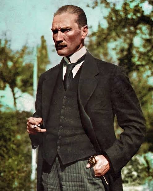 Haydarrscan's tweet photo. Gazi Mustafa Kemal Atatürk 🇹🇷 
#Türkiye #Türk #TürkiyeCumhuriyeti #Başkomutan #Atatürk #Ankara #Muğla #KuzeyKıbrısTürkCumhuriyeti https://t.co/c5Q0qklDKg