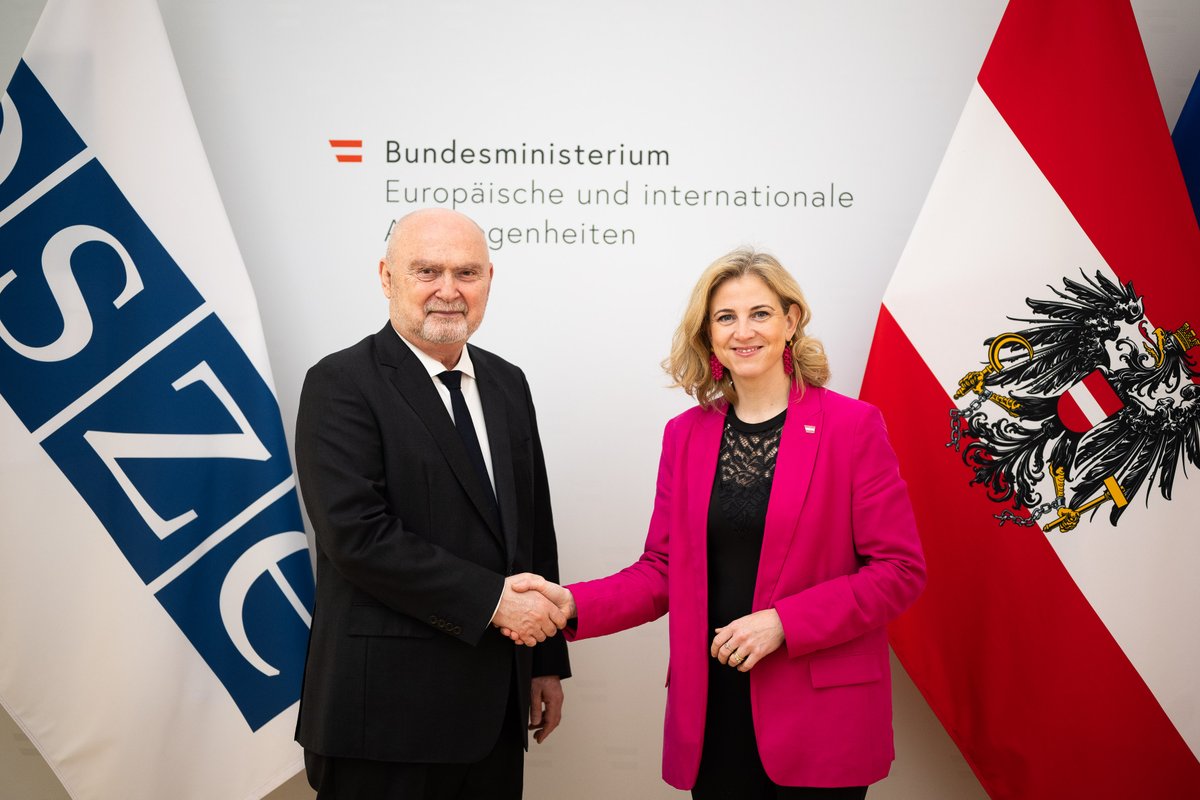 OSCE's tweet photo. Today Secretary General Feridun H. Sinirlioğlu held a meeting with Austrian Foreign Minister Beate Meinl-Reisinger @BMeinl .
We are grateful to Austria for being such an outstanding host to the OSCE.
#BMEIA https://t.co/1wBfBIfkJE