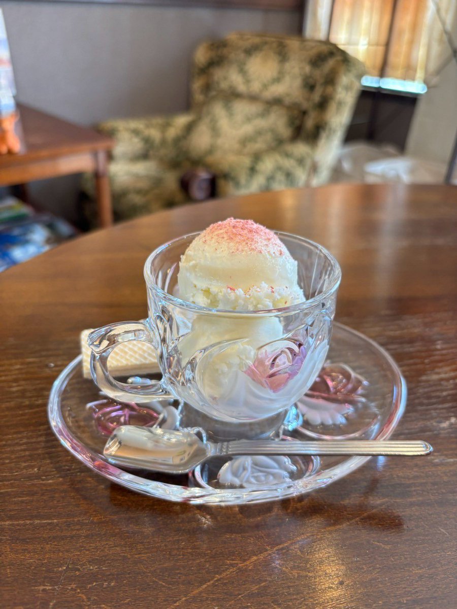 cafe_bardot's tweet photo. 【喫茶バルドーは5月もまだまだ春です🌸】

桜真珠スペシャルメニューと春限定「春色交響曲(桜をかけて食べるアイスクリーム)」は 引き続き販売しておりますので、5月に奈良へお越しの皆さま、ぜひお召し上がりくださいませ🦌
#喫茶バルドー
#奈良喫茶店
#CuteRobin
#Lobin https://t.co/0oAW2Rmtcj