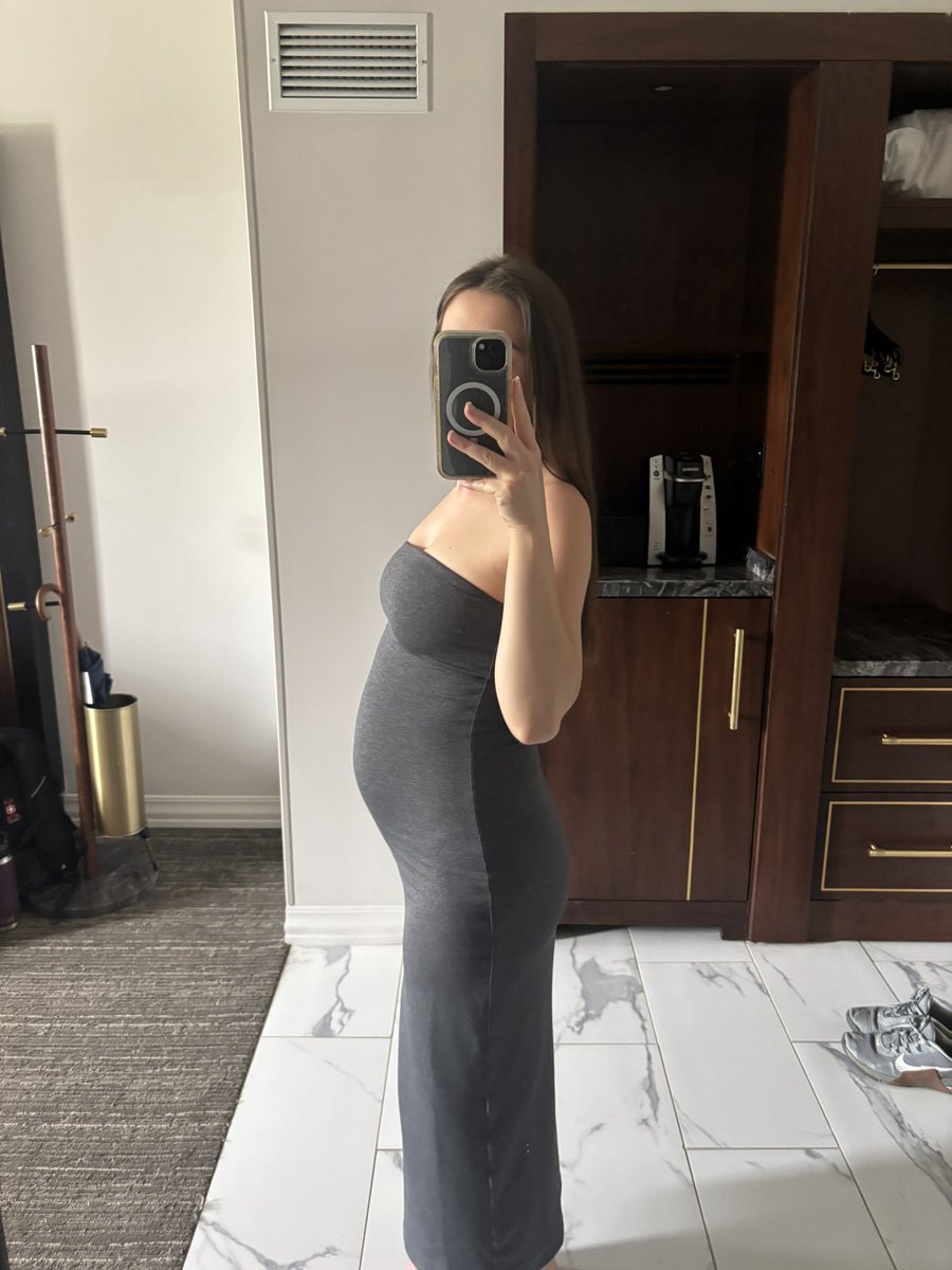 Just realized i never posted on here that I’m pregnant but we announced it over a month ago on the show!!!!!!!!! 🤪