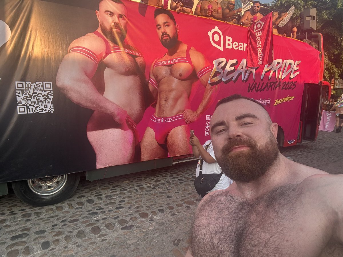 Yesterdays pride parade in PV on the <a href="/bearadiseMXXX/">Bearadisemx</a> bus 🚍 😍

<a href="/DarkRoomBrand/">Dark Room Brand</a> <a href="/San_Edin_/">Andres</a>