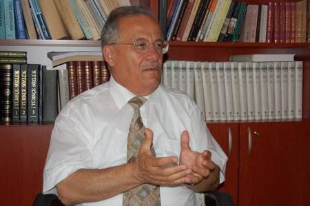 Marmara İlahiyat’ın emekli öğr. üyesi Halis Ayhan Hocamızın vefat haberini aldık. Cenaze  24 Mayıs Cumartesi  öğlen namazına müteakip Marmara İlahiyat Camii’nden kaldırılacak. Uzun yıllar uğraştığımız çocuk eğitimi çalışmalarımızda bizlere çok destek olmuştu. Allah Rahmet eylesin
