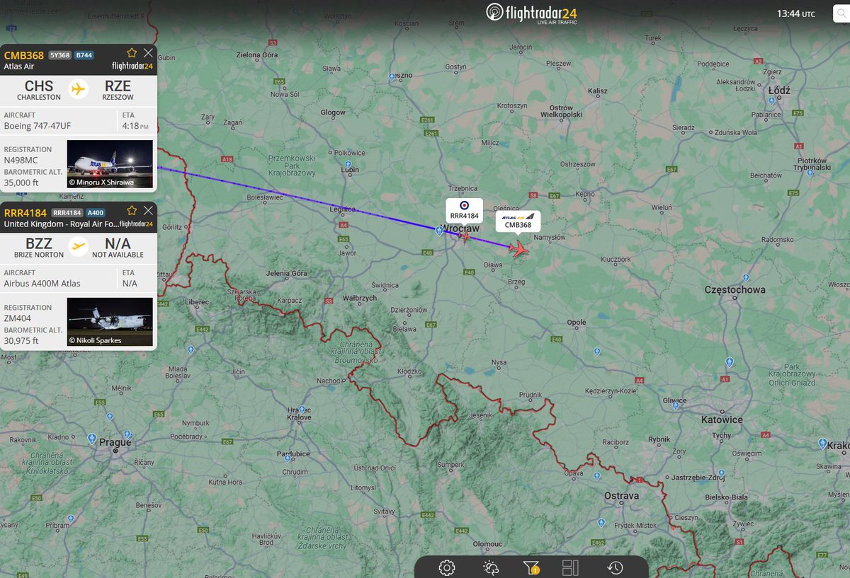 PolishMilRadar's tweet photo. 📅23.05⌚️15:44LT
Do Rzeszowa #EPRZ zmierzają ✈️ #CMB368 Boeing 747-47UF "N498MC" Atlas Air 🇺🇸 ( transport wojskowy na zlecenie Armii USA) oraz ✈️ #RRR4184 Airbus A-400M Sił Powietrznych Wielkiej Brytanii 🇬🇧
🔗https://t.co/VOxmLHdn2U
#POLMILRADAR https://t.co/woNPFVjHbF