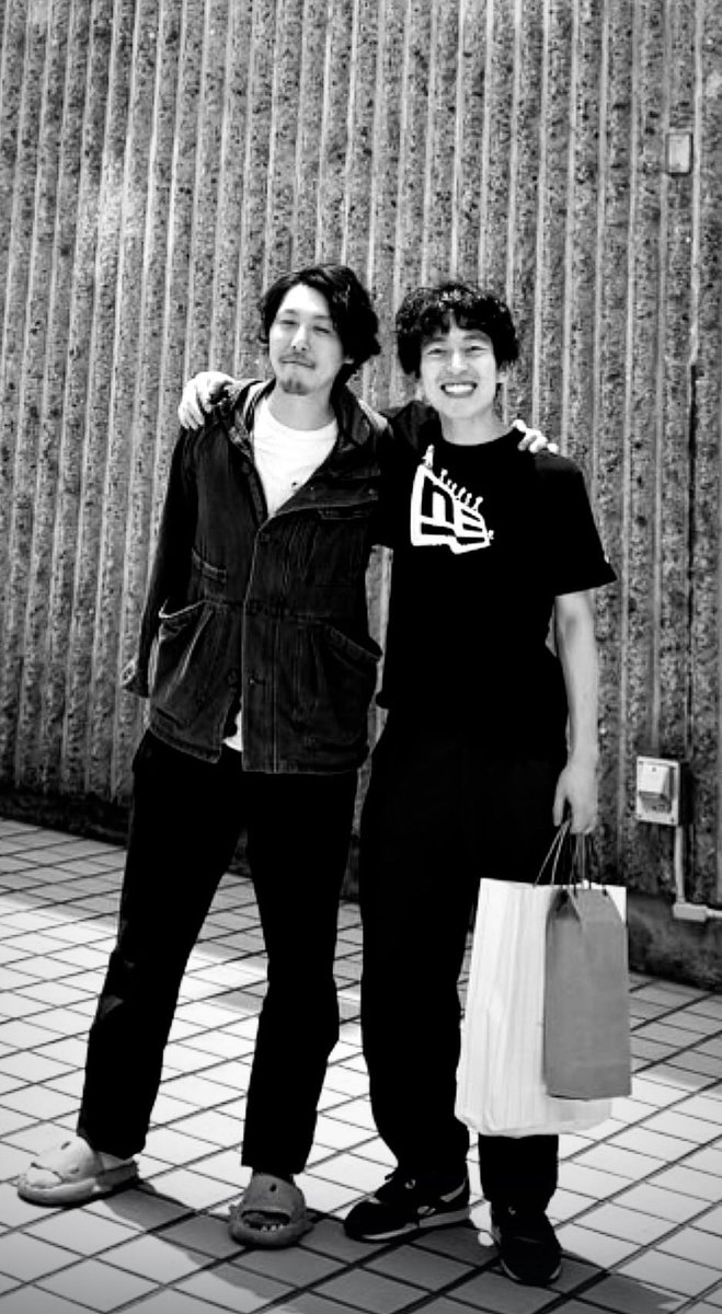 研究所時代の同期、佳くんと再会しました。
7年8年？とにかく嬉しくて気持ちが上がりっぱなしでした。
文学座さんは今週土日に上演です。
その次の週はピッコロ劇団。共によろしくお願いします。#肝っ玉おっ母とその子どもたち　#文学座　#ピッコロ劇団　#新天地へ