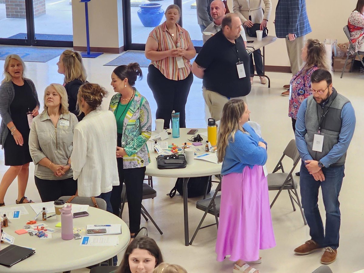 BlueprintKY's tweet photo. What a great day in Ashland!
Yesterday was the first of three #Kentucky Regional #Leadership Summits. We'd love to see YOU at one of the others!

May 29th - Paducah 
June 3rd - Louisville

Registration and all the details are on our website>> https://t.co/VmevJpLXCH https://t.co/cKYXQX063Q