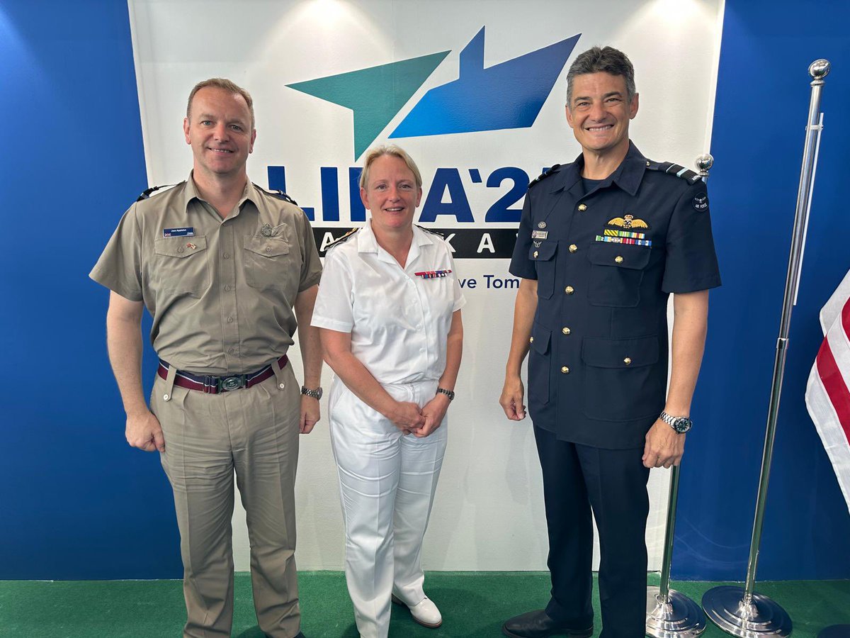 🇬🇧AVM Jase Appleton, AOC 2 Gp, represented CAS at #LIMA25, meeting with industry, friends &amp; colleagues from 🇲🇾🇦🇺🇨🇦🇮🇩🇳🇿🇺🇸 to discuss opportunities for engagement, prosperity &amp; collaboration. 
<a href="/RoyalAirForce/">Royal Air Force</a>
<a href="/tudm_rasmi/">TUDM</a> 
<a href="/DefenceHQ/">Ministry of Defence 🇬🇧</a> 
<a href="/MINDEFMalaysia/">MINDEF Malaysia</a> 
#DefenceDiplomacy 🇬🇧🇲🇾