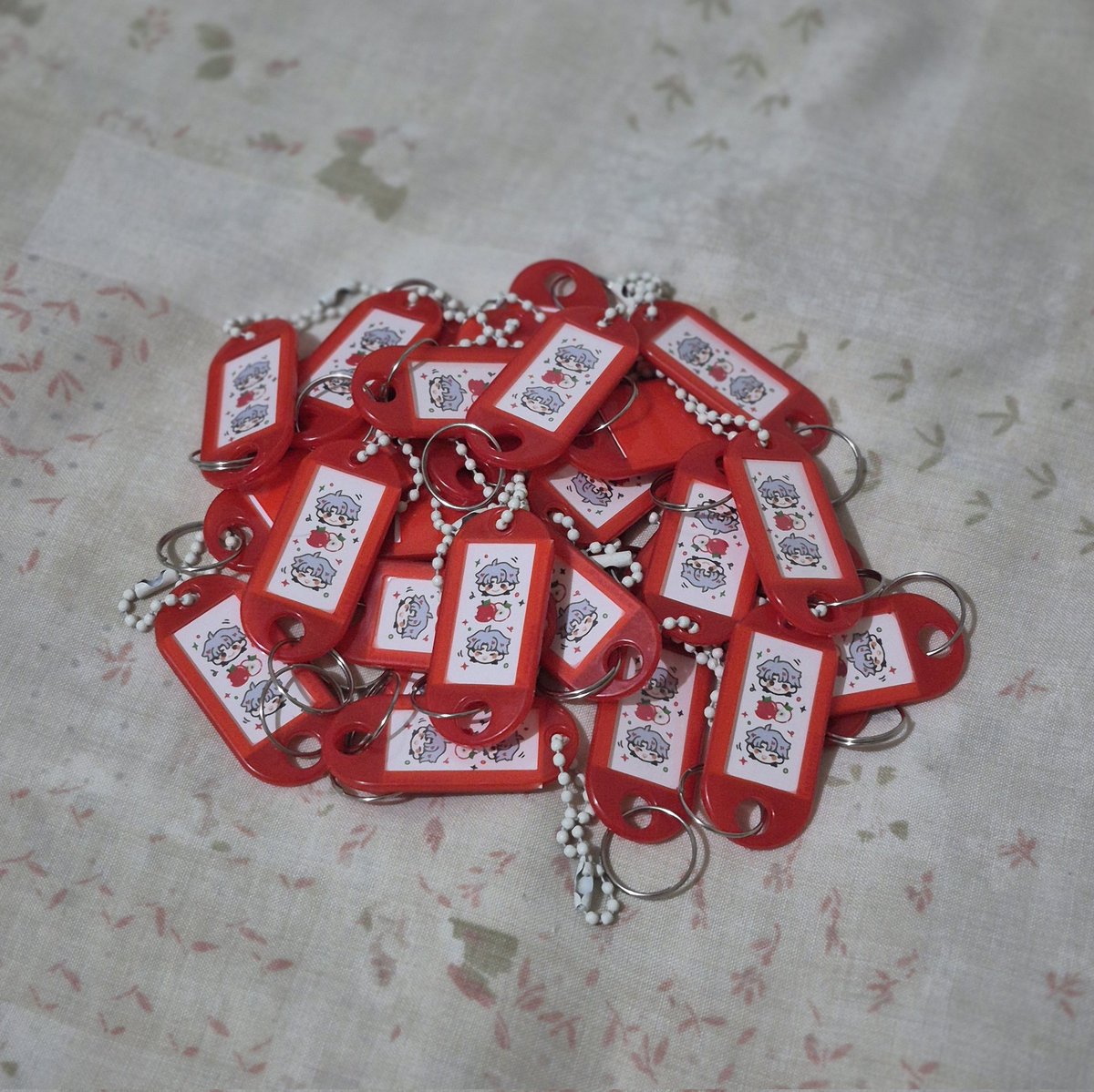plliessence's tweet photo. I'll be here tomorrow, and will be giving away these key tags!! See youu ❤️✨️ https://t.co/2YJBCqC6Ix