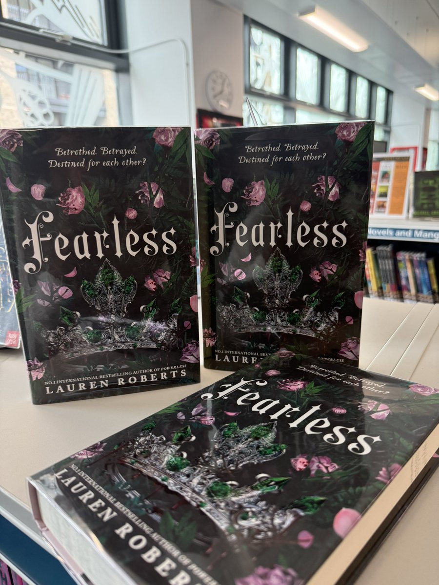 HawiLibrary's tweet image. There was extreme joy in the library today when Lauren Robert&apos;s copies of &quot;Fearless&quot; were delivered. As you can see, the students had been eagerly waiting for this moment!