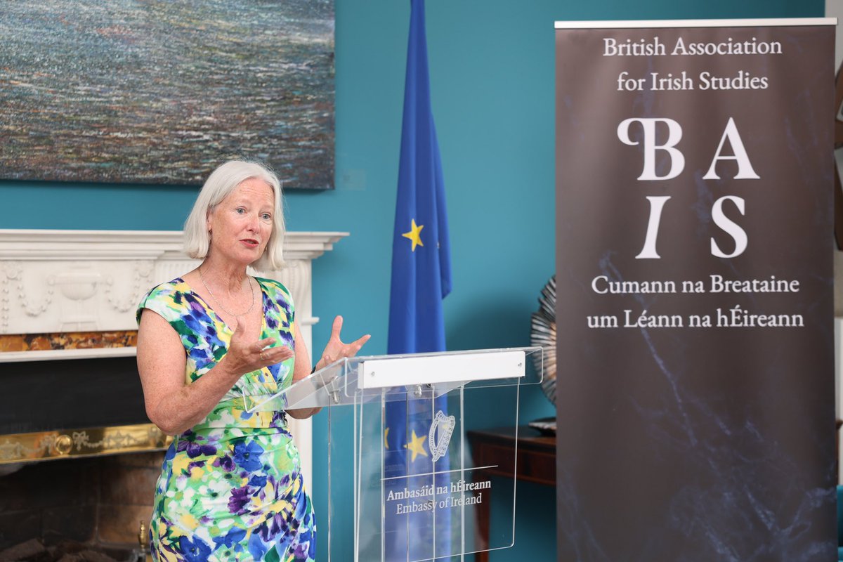 IrelandEmbGB's tweet image. A celebratory spirit filled the Embassy yesterday for the annual @BAIrishStudies awards
Guests were welcomed by Ambassador Fraser, BAIS Chair @DervalTubridy and Prof Marianne Elliott OBE spoke on the importance of interdisciplinarity in Irish Studies.
Congratulations to all!