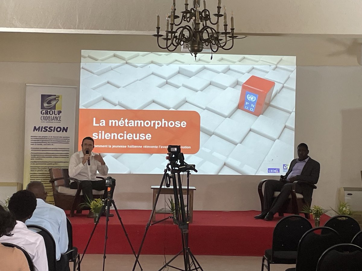 PharelKesner's tweet photo. Sommet Régional de la Finance au Cap-Haïtien du 22 au 24 Le Représentant du Pnud, Xavier Michon, présente des opportunités pour la Jeunesse du Grand Nord. #BRH, #MEF, #BNC #ProFin #BID #PnudHaïti https://t.co/IsbPN447sf