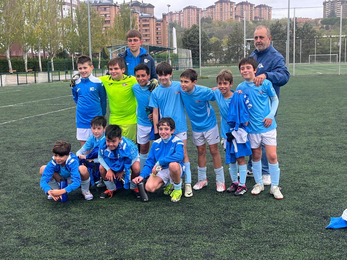 cdarces_oficial's tweet photo. Nuestro Alevín #ArcesB 2016 debuta hoy en la 14°edicion de un torneo que es ya,un referente a nivel nacional y en que los nuestros disfrutarán de todo lo que le rodea
SAN BERNABÉ se presenta como lo que es 👇
#futbol #diversion #convivencia #recuerdos #playas #top https://t.co/SGlozqpwzN
