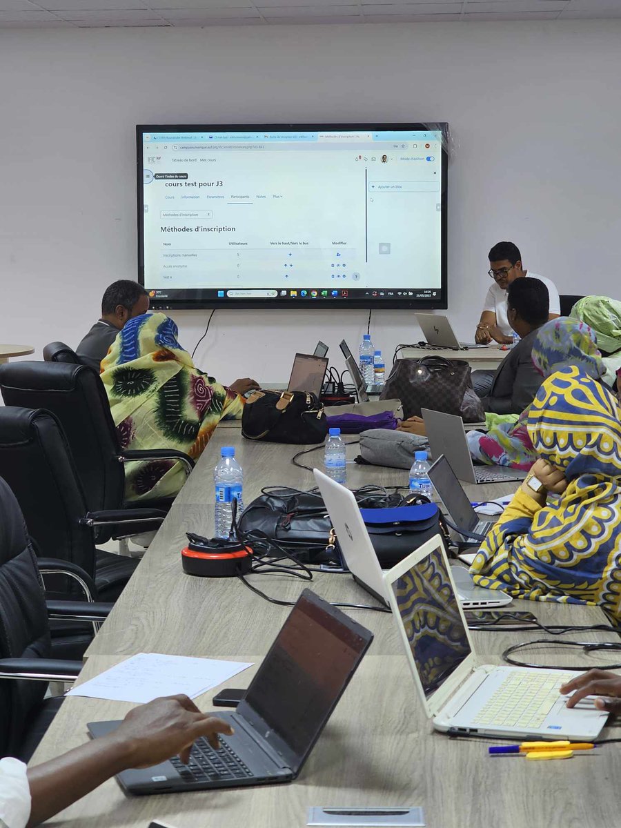 IFIC_AUF's tweet photo. 🎓Mauritanie : Renforcement des capacités pour la #transformation numérique des #formations  

Clôture à Nouakchott de la phase présentielle du parcours « Conception, médiatisation et animation d’une formation #numérique » organisée par l’#IFIC.

👏 Bravo aux 23 participants ! https://t.co/lWAKEpD8Pn