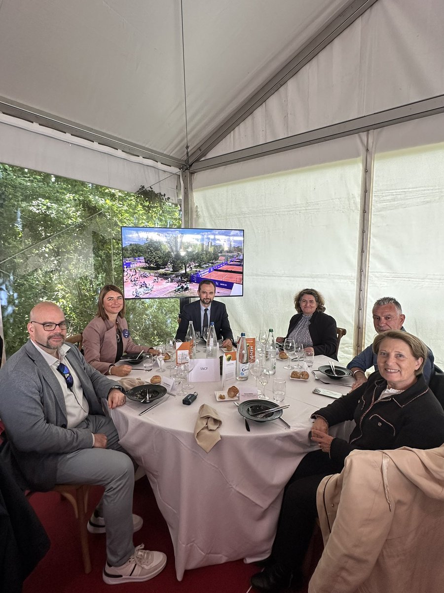 Steph_Dommange's tweet image. Les Internationaux de Strasbourg @WTA_Strasbourg ,c’est LE RDV sportif d’exception à #Strasbourg cette semaine…
mais c’est aussi 1 événement ENGAGÉ !🌱
Le @GroupeSNCF , lui aussi engagé pour « une société en mouvement, solidaire et durable », soutient ce tournoi emblématique…