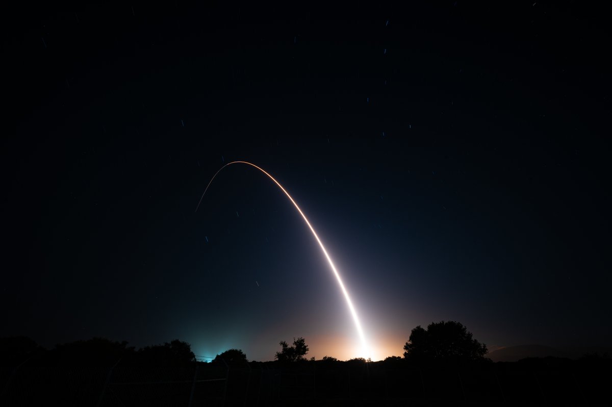 HQ_AFMC's tweet photo. 🚀Minuteman III test launch showcases readiness of U.S. nuclear force's safe, effective deterrent. “Minuteman III remains the bedrock of our nation's strategic deterrent." #OneAFMC #AFNWC #readiness

Learn more: https://t.co/2TeaOS3eSU https://t.co/MUuYmydprU