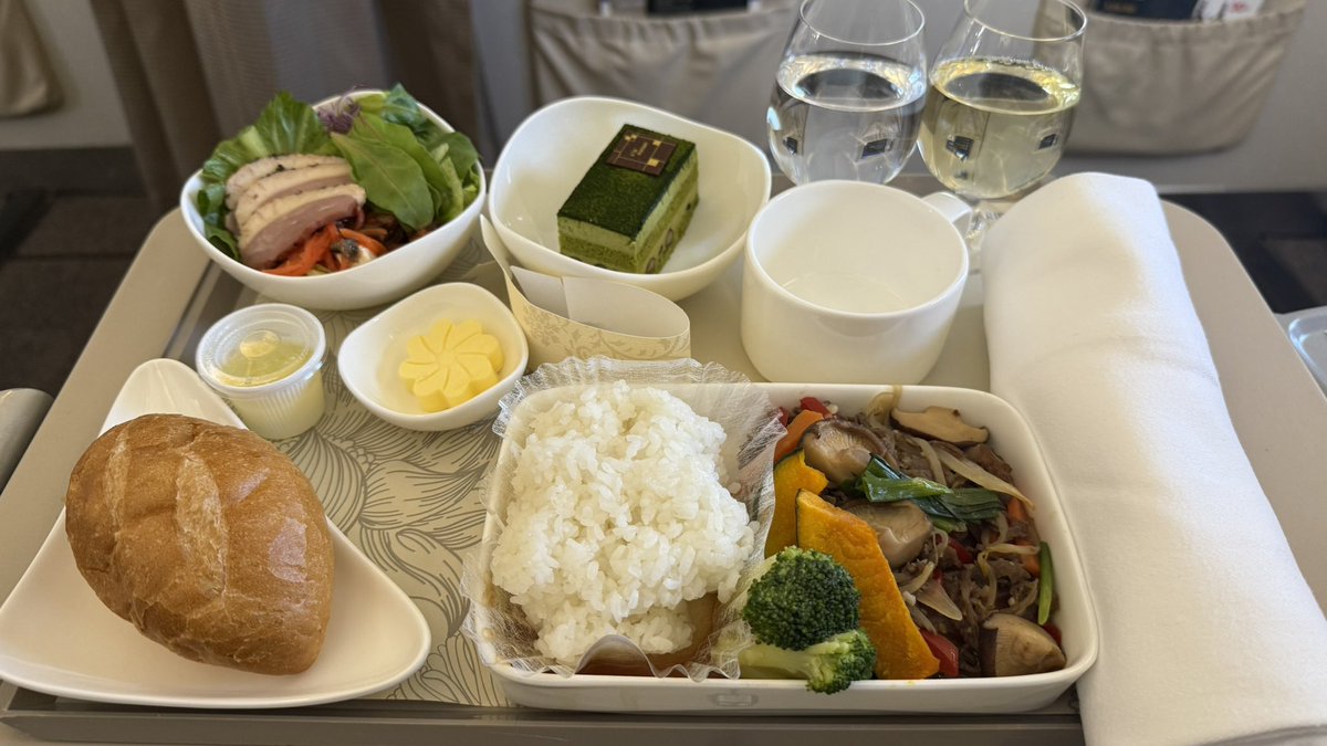 tiki☠️ tweet media