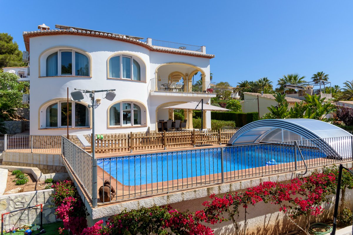 JaveaEstates's tweet photo. Spacious South-Facing 4-Bedroom Villa with a Seaview in Javea - Villa Vera

We still have availabilities.
Extra discount for the whole 3 weeks from 25th June till 15th of July. Contact us!
info@JaveaEstates.com
683 40 78 88
https://t.co/sGrv7oRmlz https://t.co/btJE9urcfc