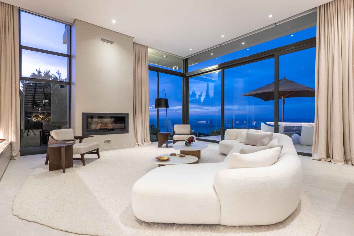 🛏️ 5 | 🛁 4 | 💰R70,000,000 | Web Ref: #1998998

House✅
Views ✅
Vibes ✅

All this Camps Bay property needs is you and your bestie! Who are you bringing along? Tag them and check out more of this property here myproperty.co.za/properties/cam…