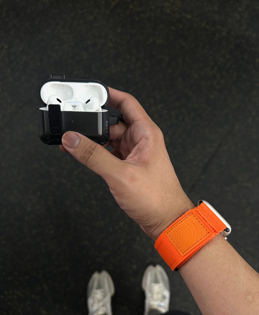 LautPhilippines's tweet image. Refined performance.
Engineered protection for your AirPods.
Effortless comfort on your wrist.

Form meets function—elevated for your everyday grind.

#EssentialGear #MinimalDesign #AirPodsCase #AppleWatchStrap #ElevateYourEveryday